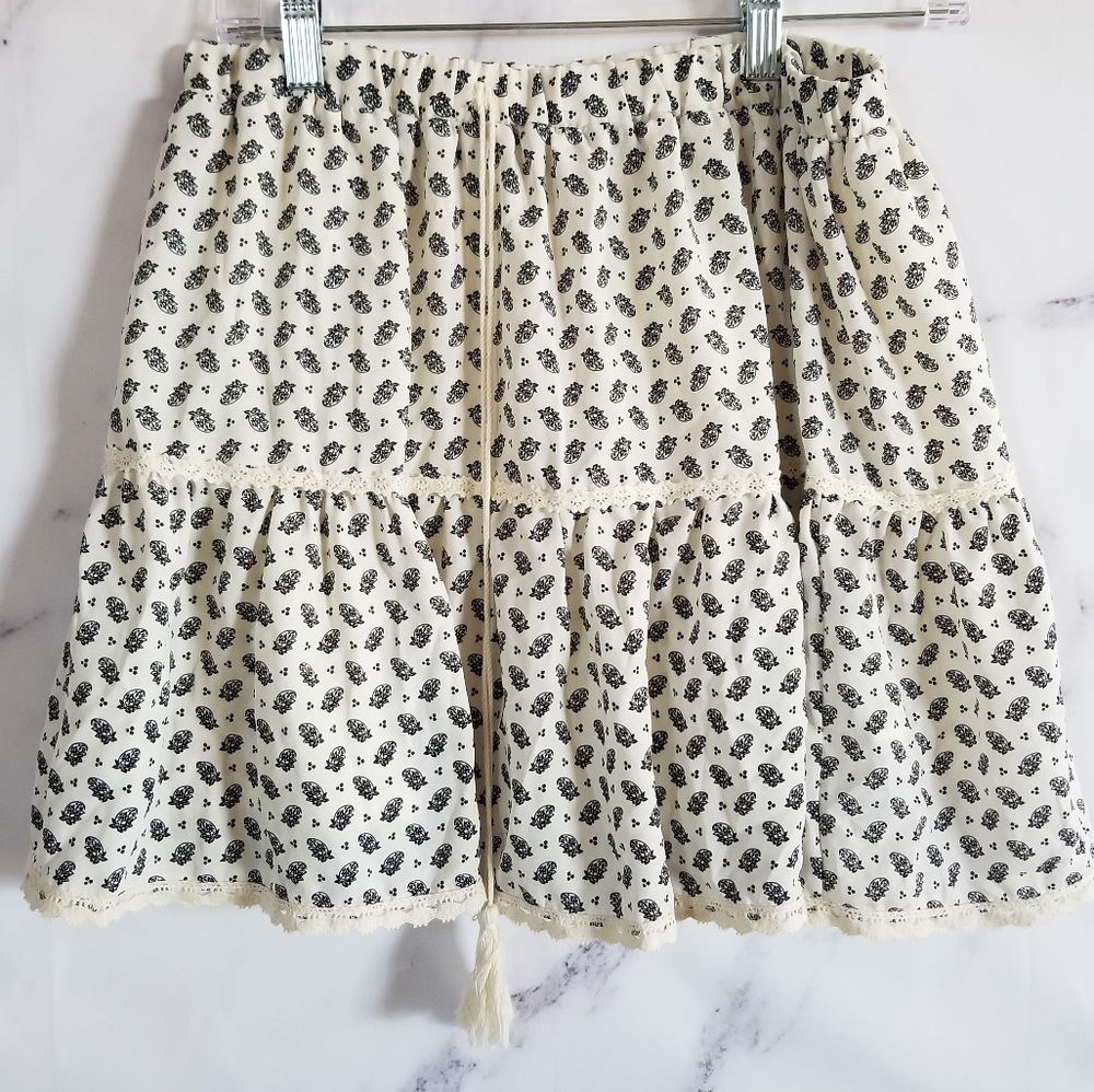 SADIE & SAGE  Flounce Mini Skirt - Picture 3 of 8